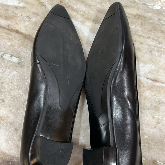 Talbots Leather Flats.  Black with patent leather accent.  Size 9 - Picture 6 of 11